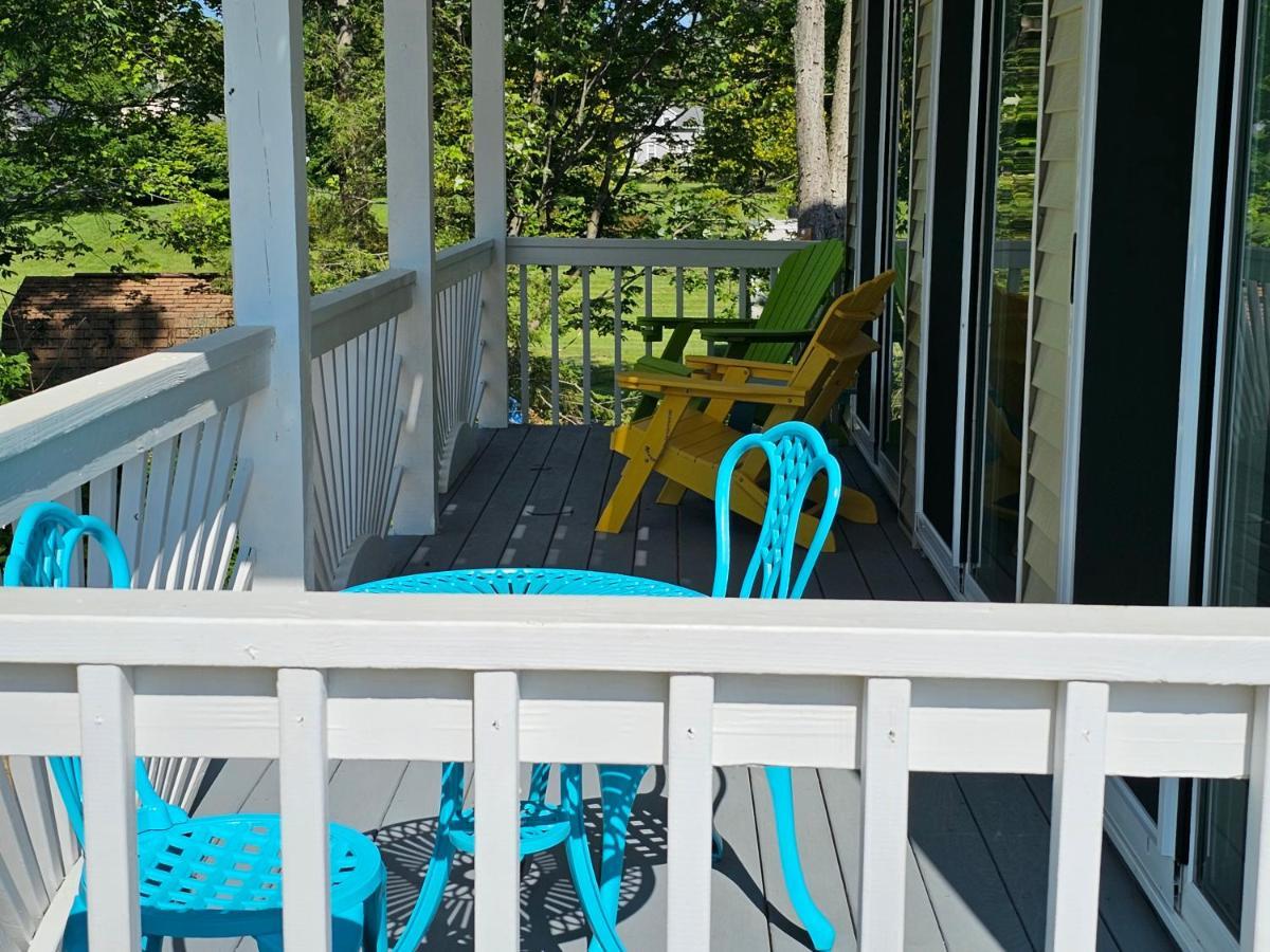 Tree-Top Lake-Front Cottage Madison 외부 사진